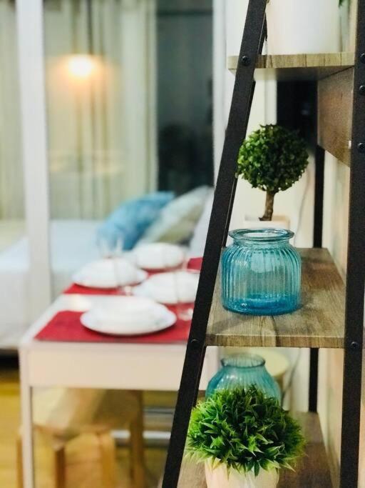 Acqua Private Residence Livingstone Tower Condo Unit With Free Wifi Manila Bagian luar foto