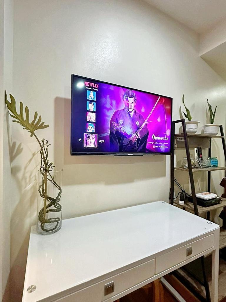 Acqua Private Residence Livingstone Tower Condo Unit With Free Wifi Manila Bagian luar foto