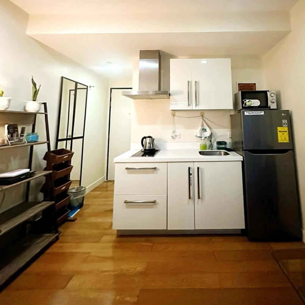 Acqua Private Residence Livingstone Tower Condo Unit With Free Wifi Manila Bagian luar foto